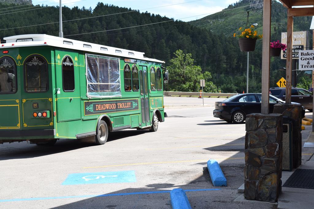 Deadwood Station Bunkhouse And Gambling Hallモーテル エクステリア 写真