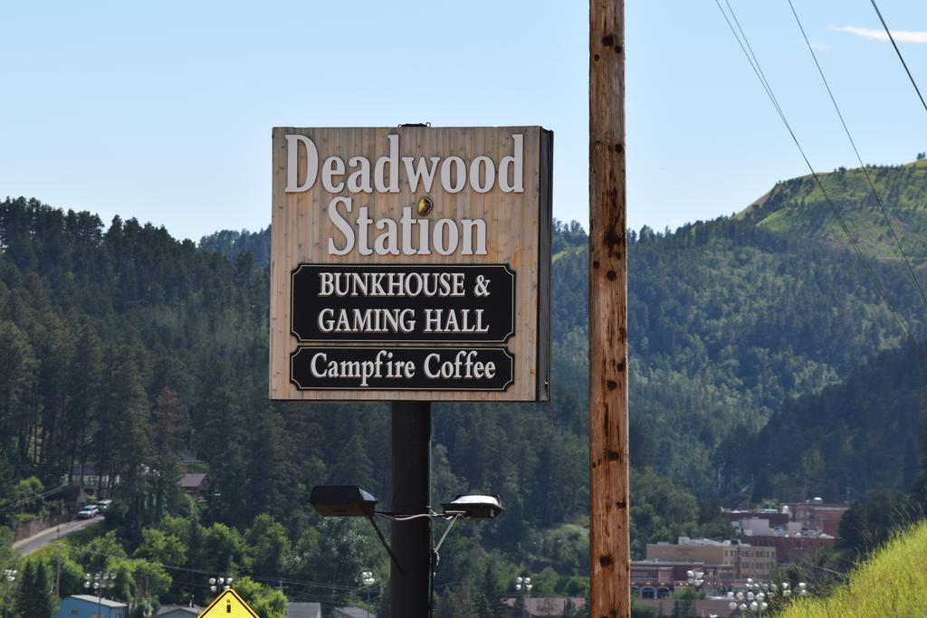 Deadwood Station Bunkhouse And Gambling Hallモーテル エクステリア 写真